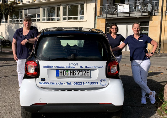 Praxisfahrzeug am Neckar